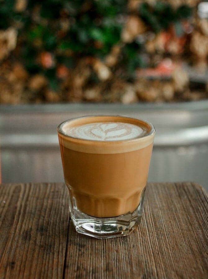 https://coffeegeek.tv/wp-content/uploads/2021/10/cortado_3.jpg