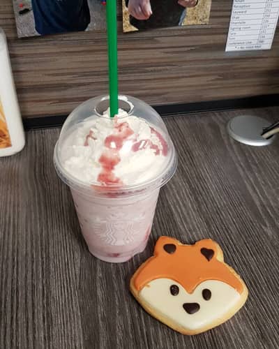 Starbucks Strawberry Crème Frappuccino @shazzy_mctieg