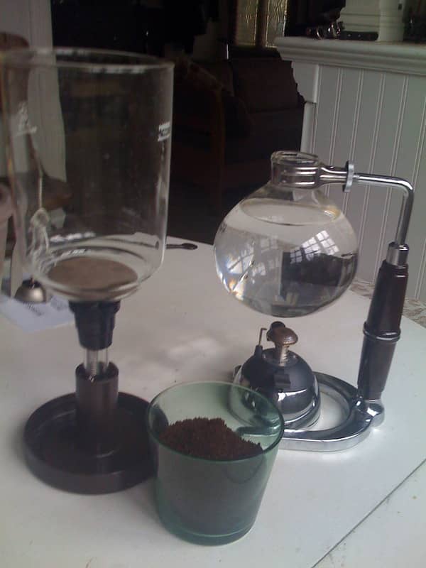 How to use a siphon coffee maker