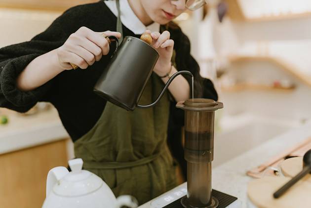 A pro barista uses some AeroPress tips and tricks for brewing coffee.