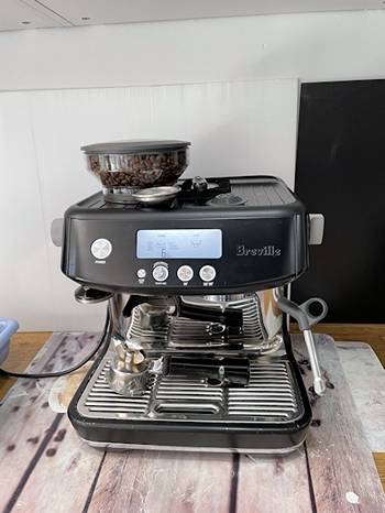 French Press vs Espresso Machine: Breville Espresso machine on top of a kitchen counter