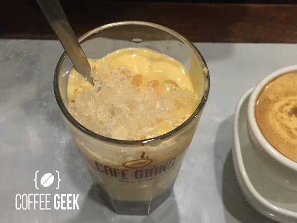 If you want to make the iced Vietnamese egg coffee, simply follow the same instructions as for the regular coffee. 